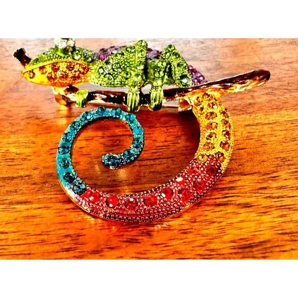 Chameleon Brooch Pin Rhinestones Lizard Gecko New Art Deco Tropical Rain… - Picture 11 of 12